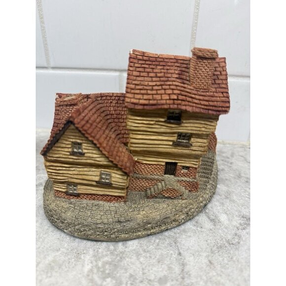 Vintage David Winter Hand painted Collectible: Market Street 1980. Pre-owned - Picture 3 of 5